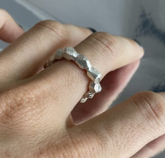 Anel Vai e Vem Prata